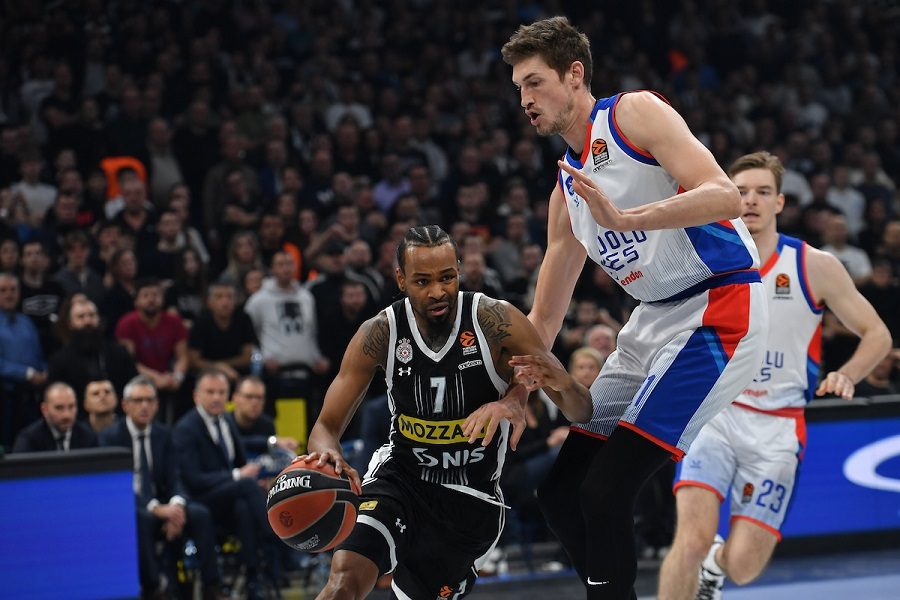 CRNO-BELI SE I DALJE PITAJU Partizan na krilima čudesnih „grobara“ srušio Efes! Borba za plej-of tek sada počinje