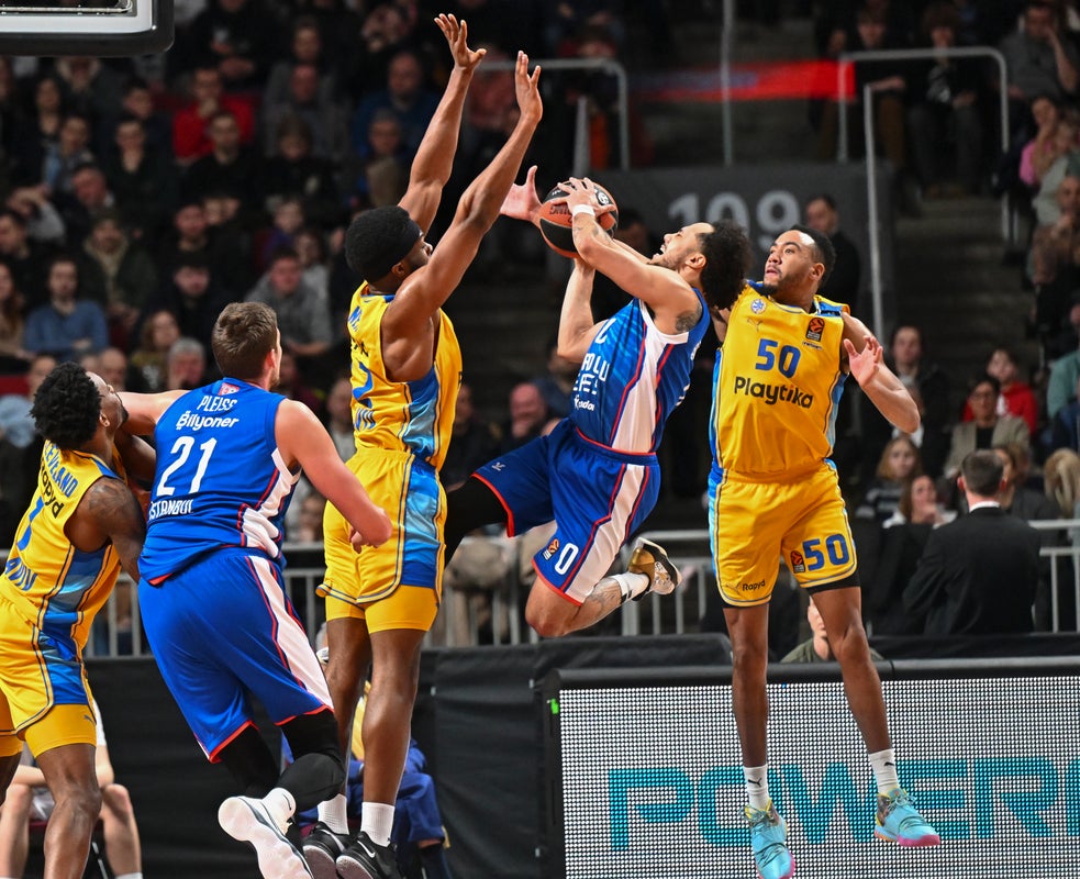 POČETAK RASPLETA Efes odigrao za Partizan i za Zvezdu, sada je sve na večitim rivalima