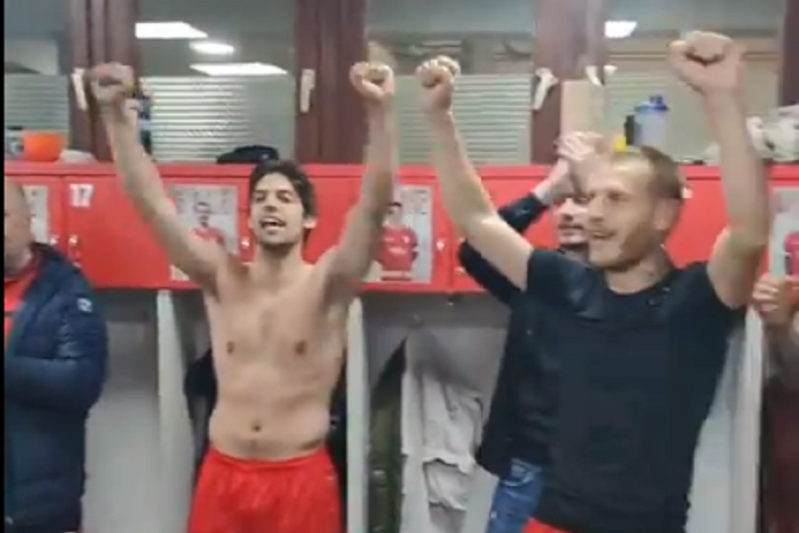 IMA LI KRAJA OVOME? Šou u svlačionici Napretka! „Čarapani“ bi mogli da budu hit ovog proleća (VIDEO)