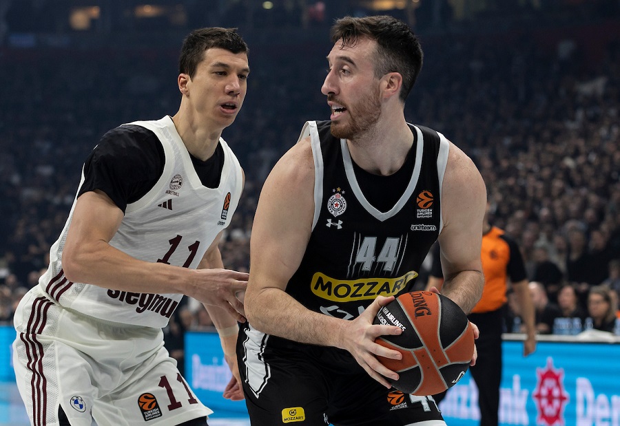 ŠOK U ARENI Partizan ponovo ispustio veliku prednost… Francisko trojkom srušio crno-bele