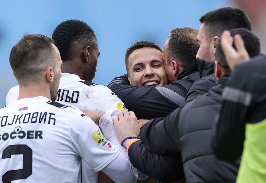KAD JE TEŠKO, TU JE KAPITEN Partizan se dugo mučio, pa golovima Markovića i Baždara slavio u Surdulici! (VIDEO)