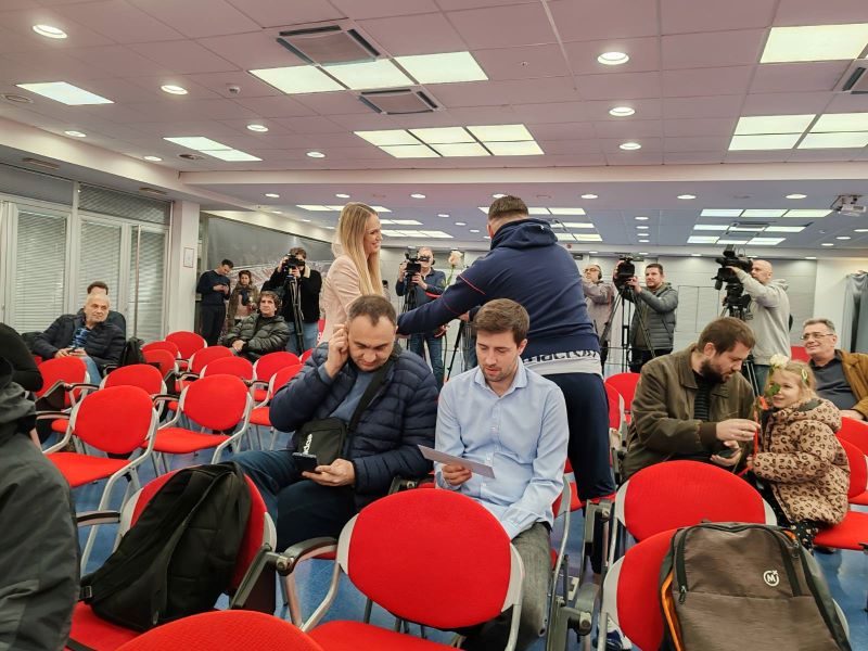 TRENER I DŽENTLMEN Milojević iznenadio dame na konferenciji za medije (VIDEO)