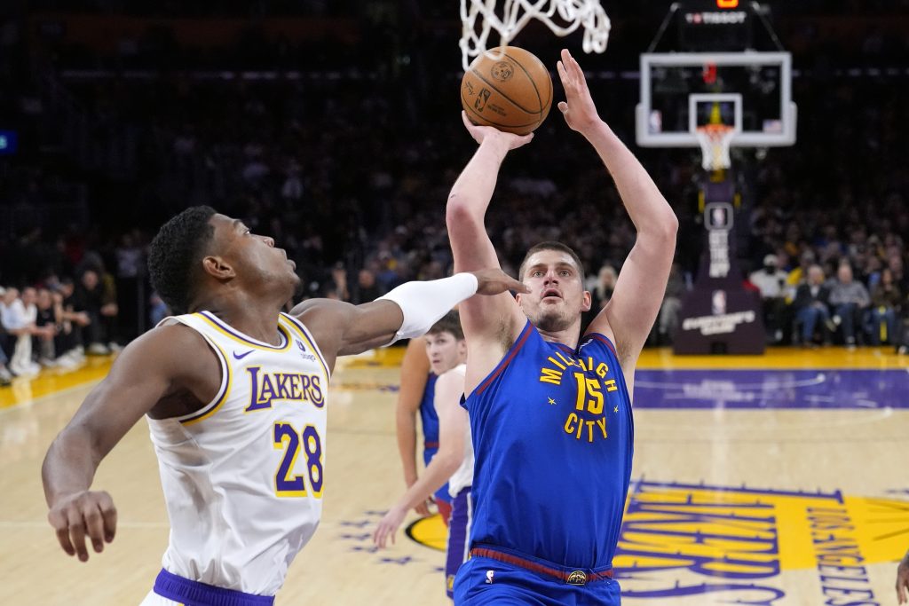 „KRALJ NIKOLA“ Jokić „školovao“ Lejkerse i Lebrona, Denver silan u Los Anđelesu (VIDEO)