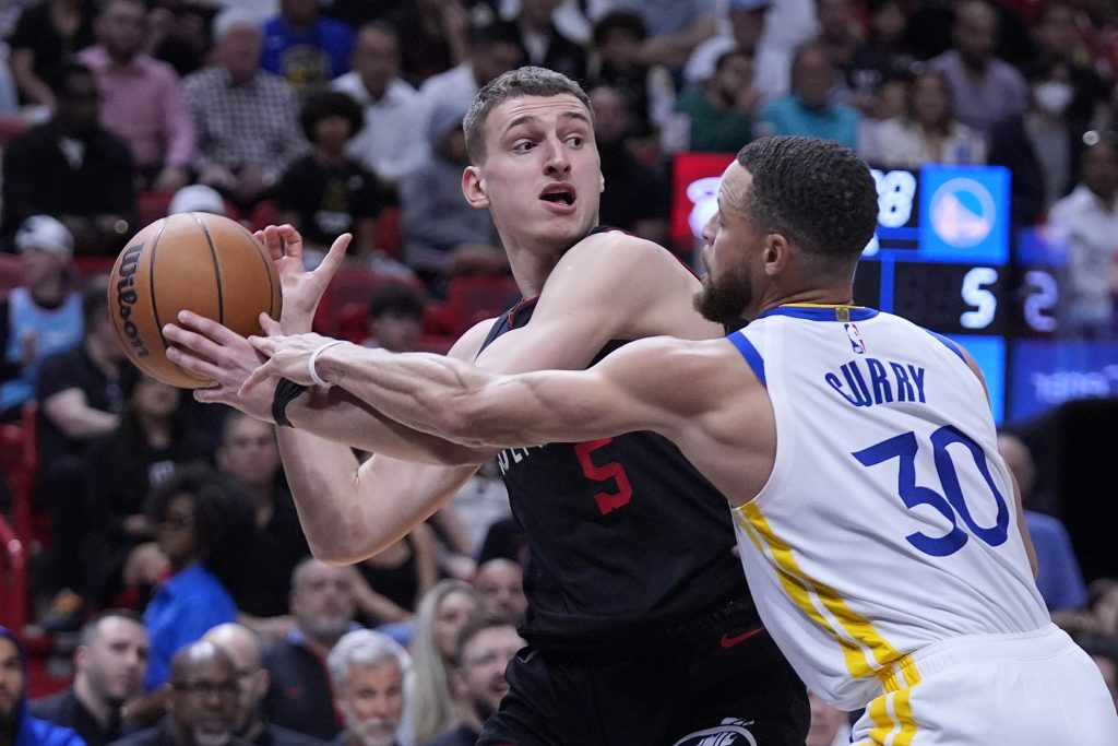 JOVIĆ SLAVIO, MICIĆ PORAŽEN Majami ubedljiv na Floridi, Golden Stejt nadigrao Šarlot (VIDEO)
