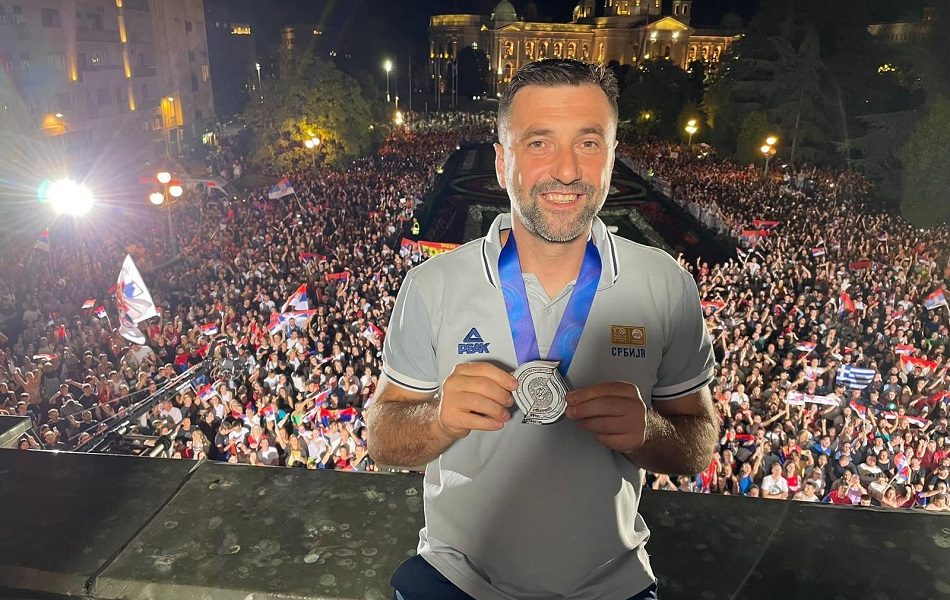 IZ DENVERA U PARIZ PO OLIMPIJSKO ZLATO SA SRBIJOM Stojaković ostaje uz Pešića, a za MBS otkriva: Jokić se bunio zbog šuteva koji su sada njegov zaštitni znak