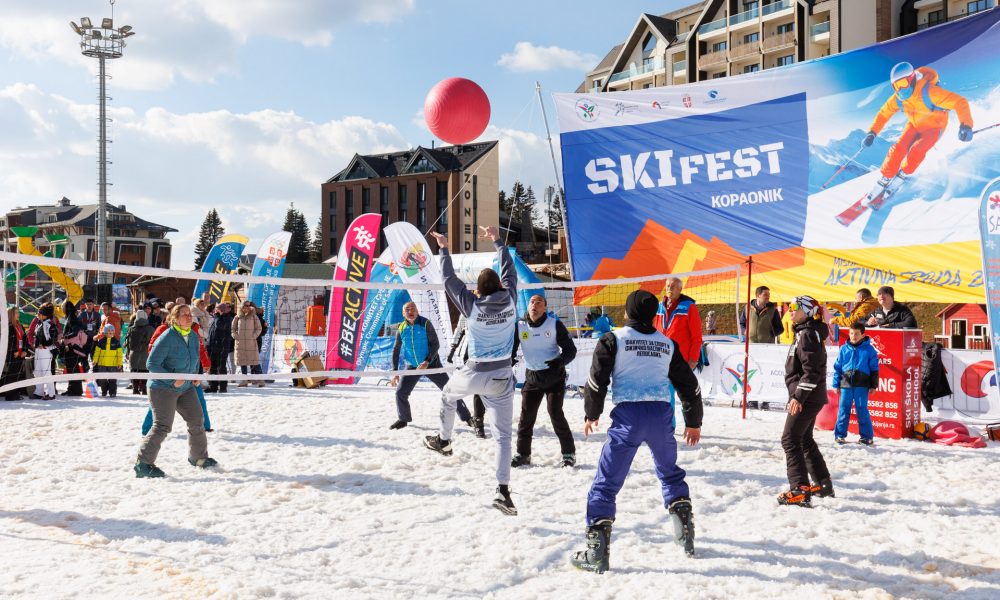 Ski fest na Kopaoniku okupio preko 500 učesnika iz regiona