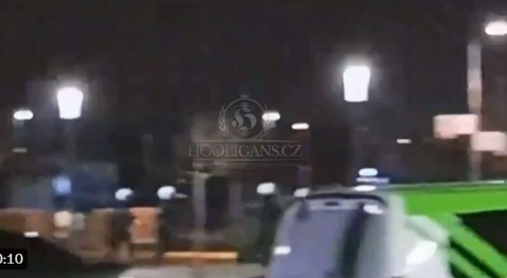 HAOS U MENHENGLADBAHU Uhapšeno 200 navijača posle tuče u gradu (VIDEO)