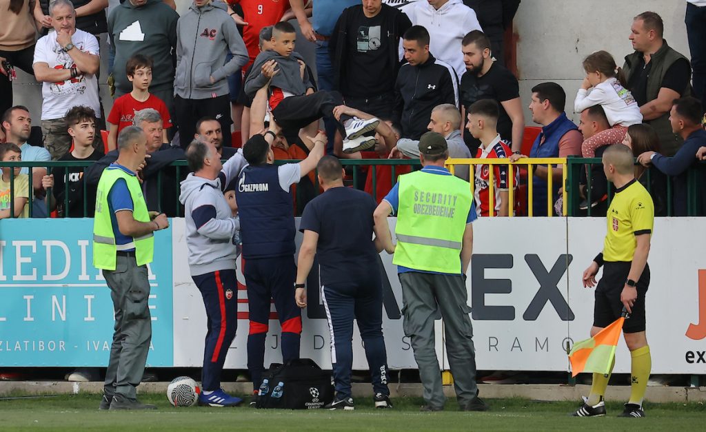 SVE SE LEPO ZAVRŠILO Dečaku pozlilo, lekarske ekipe brzo reagovale – Rodić gospodskim gestom ulepšao dan mališanu (FOTO)