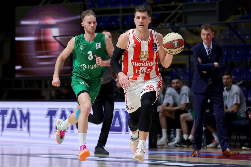 CRVENO-BELI NA PLUS 53 Zvezda rutinski sa Slovencima, Tobi udarao reklame
