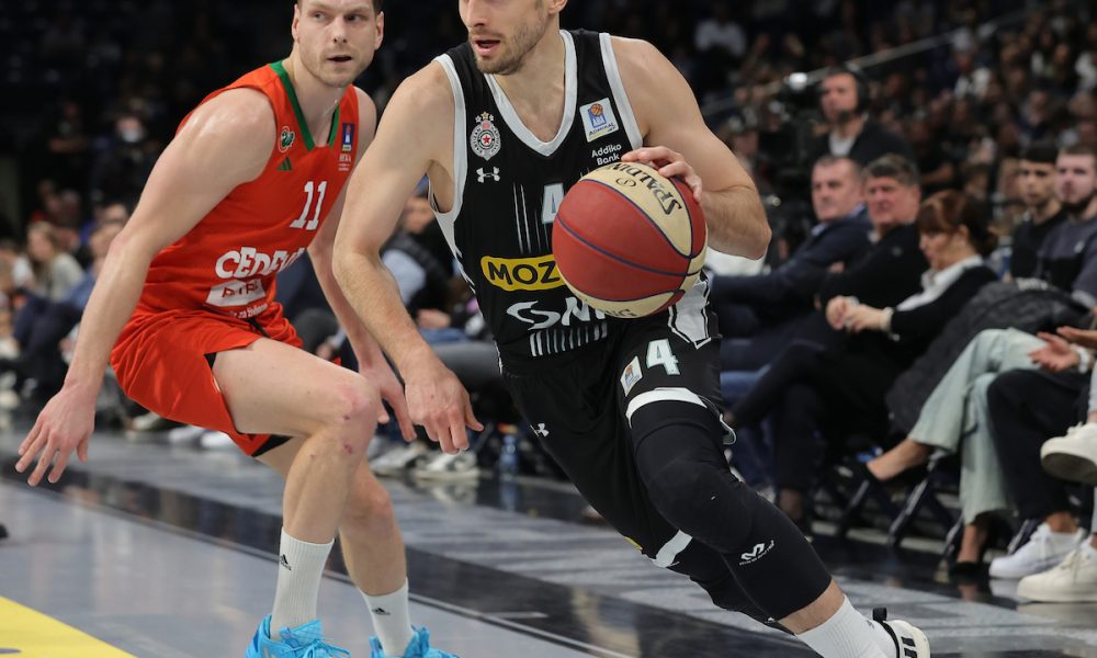 SJAJNO POLUVREME U ARENI Partizan ima „+13“ na pauzi protiv Cedevita Olimpije, crno-beli ubacili 70 poena (VIDEO)