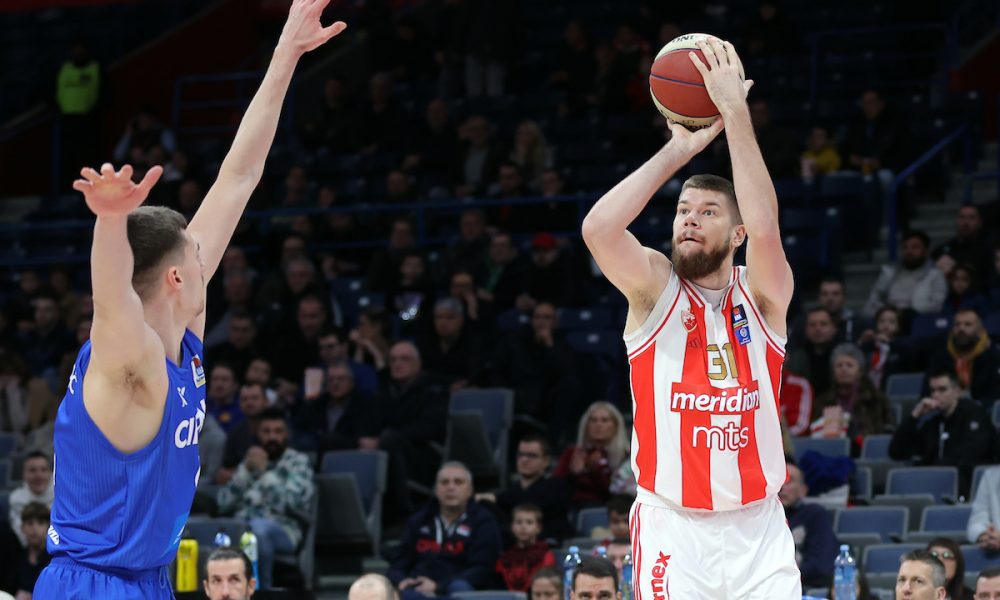 ZAPAMĆENA LEKCIJA Prepolovljena Zvezda lako slavila u Zagrebu… Sada broji dane do zaključavanja prvog mesta