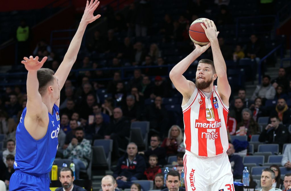 ZAPAMĆENA LEKCIJA Prepolovljena Zvezda lako slavila u Zagrebu… Sada broji dane do zaključavanja prvog mesta