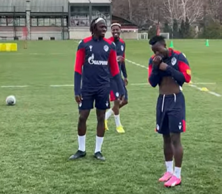 DOBRO RASPOLOŽENJE Baš se zabavljaju na treningu Zvezde (VIDEO)