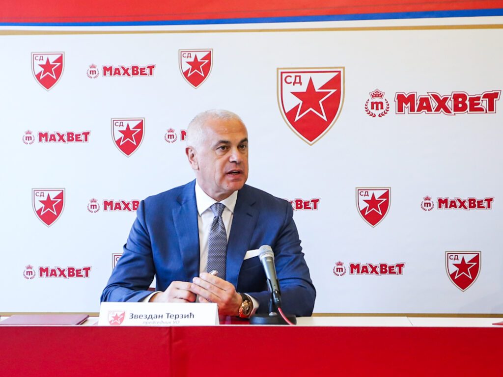 Terzić u Pireju bodri košarkaše Crvene zvezde (FOTO)