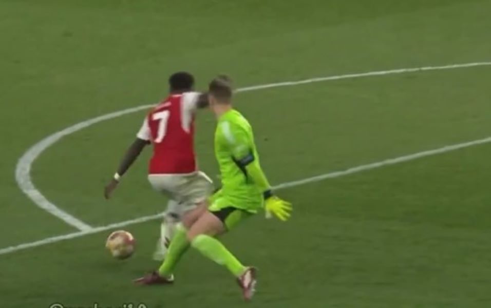 O OVOME BRUJI EVROPA Da li je Arsenal oštećen protiv Bajerna? Sudijski analitičar nema dilemu (VIDEO)