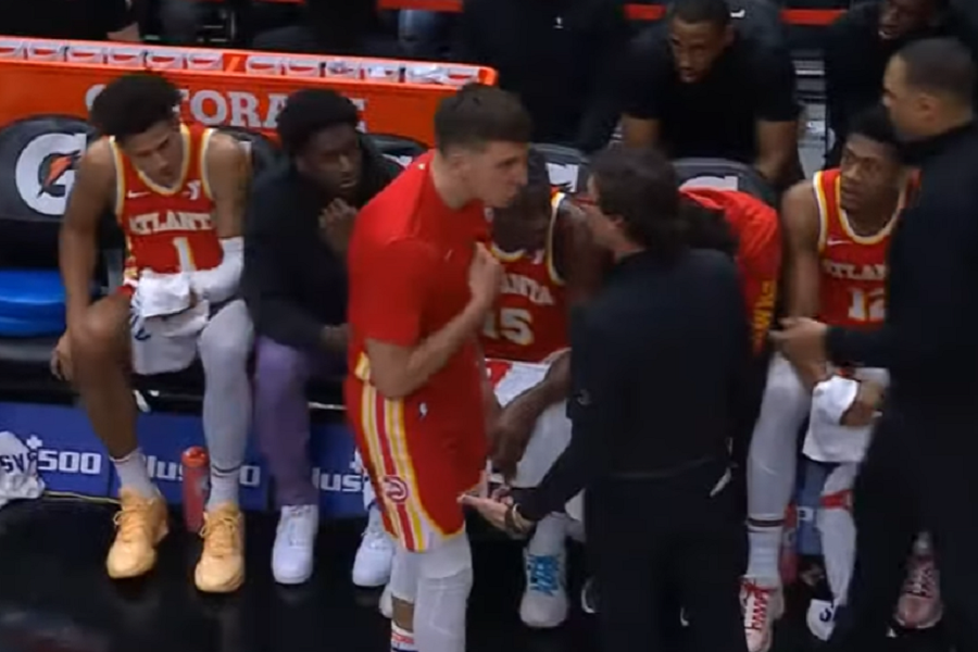 LJUT KAO RIS Bogdanović pobesneo! Uneo se treneru u lice, saigrači morali da reaguju (VIDEO)