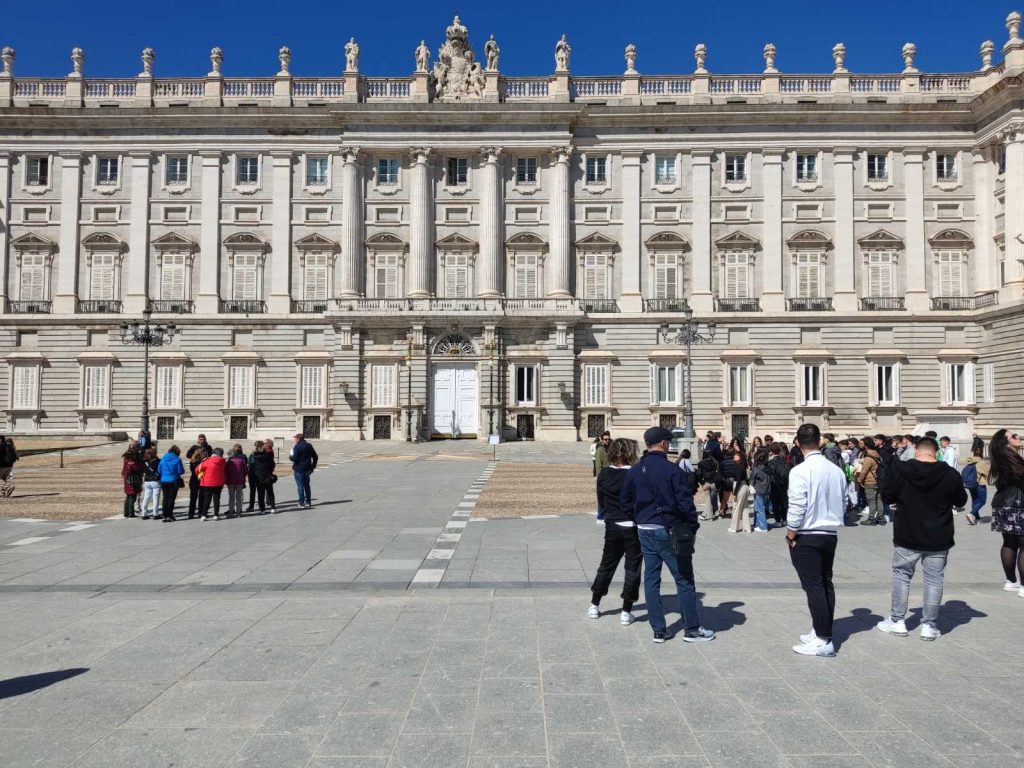 MADRIDSKA RAZGLEDNICA U Muzeju fudbala i dres jednog srpskog kluba (FOTO)