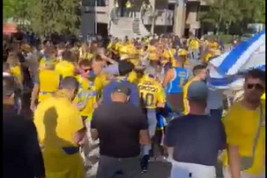 JANAKOPULOS KIPTI: Obećali su da će da igraju iza „zatvorenih vrata“! Ovo je sra*e! Oko Pionira „luda žurka“ navijača Makabija (VIDEO)