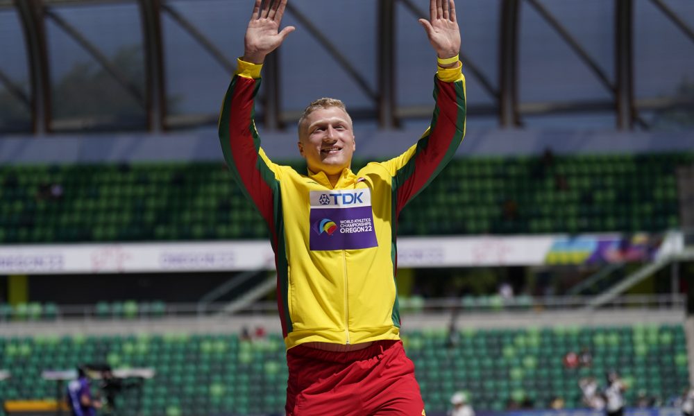 ČUDO SE DOGODILO Oboren najstariji svetski rekord u muškoj atletici (VIDEO)