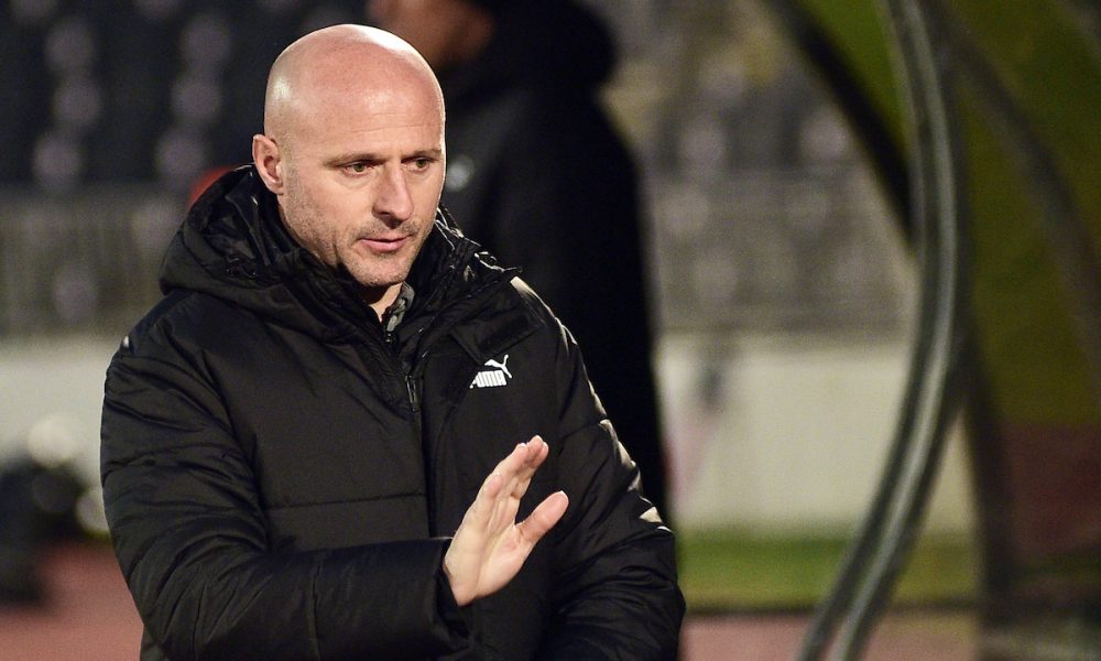ŠTA JE GOVORIO DULJAJ DOK SU GA SMENJIVALI? Ako se prisetimo, prihvatio sam da preuzmem Partizan u vreme najvećeg ludila! Rekao sam Vazuri…