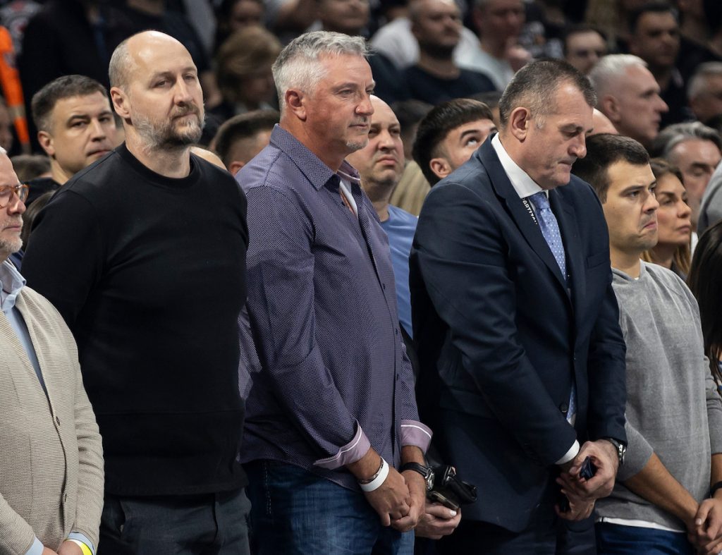 Poruka na zidu Arene, ko ju je ostavio? Na udaru Dino Rađa i čelnici Partizana! (FOTO)