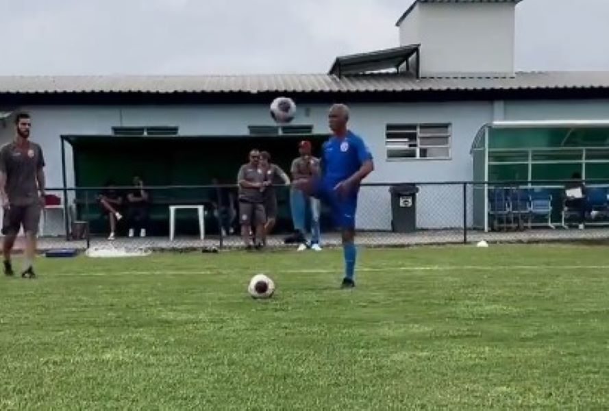 OPET NA TERENU Romario se vratio treninzima u 58. godini i postigao dva gola (VIDEO)