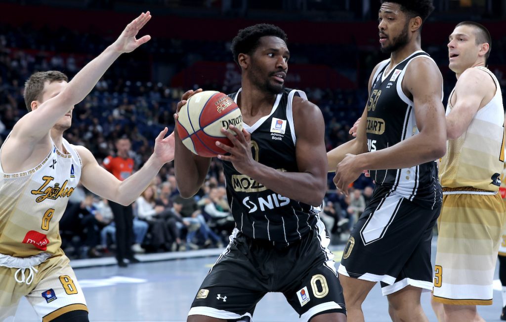 ŠAMPION NIJE DOZVOLIO NOVU SENZACIJU Partizan trojkama razbio Igokeu i poveo u seriji