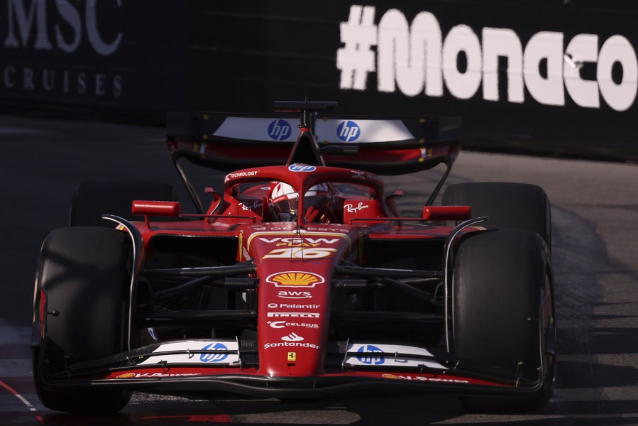 FORMULA 1 Lekler pobedio u rodnom gradu, trka 40 minuta u prekidu zbog udesa (VIDEO)