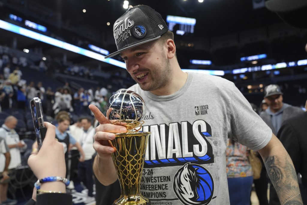 DALAS PREGAZIO MINESOTU Irving i Dončić prejaki za Timbervulfse! Mavsi protiv Bostona za titulu (VIDEO)
