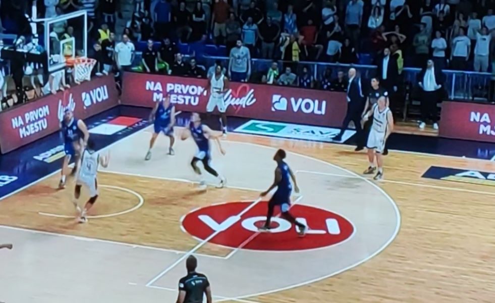 DA LI JE MOGUĆE!? Pogledajte promašaj Avramovića za pobedu Partizana u Morači (VIDEO)