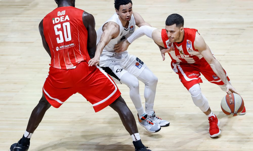 AMERIKANAC PAMTI POSLEDNJE FINALE VEČITIH U SUPERLIGI Ponovo je podsetio „grobare“ na svoj čuveni trokorak (FOTO/VIDEO)