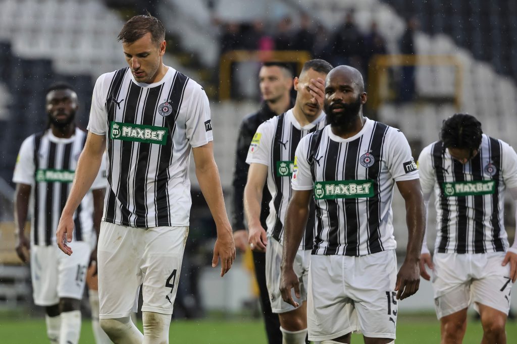 RAK-RANA PARTIZANA Otišao je Duljaj, ali su problemi ostali! Statistika koja pokazuje da su crno-beli na nivou tima sa dna lige