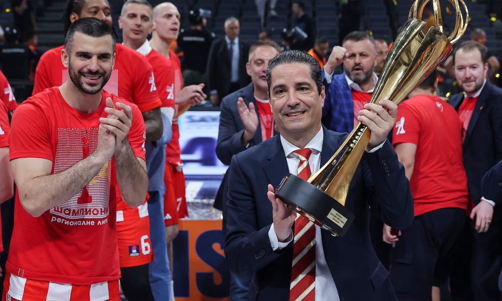 LEGENDA ZVEZDE HVALI SFEROPULOSA Postavio je stvari na mesto, našao svima ulogu i rezultat nije izostao