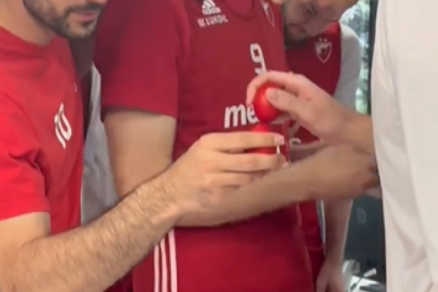 TUCIJADA U ZVEZDI Sferopulos na srpskom poželeo igračima srećan Uskrs, a onda održao govor (VIDEO)