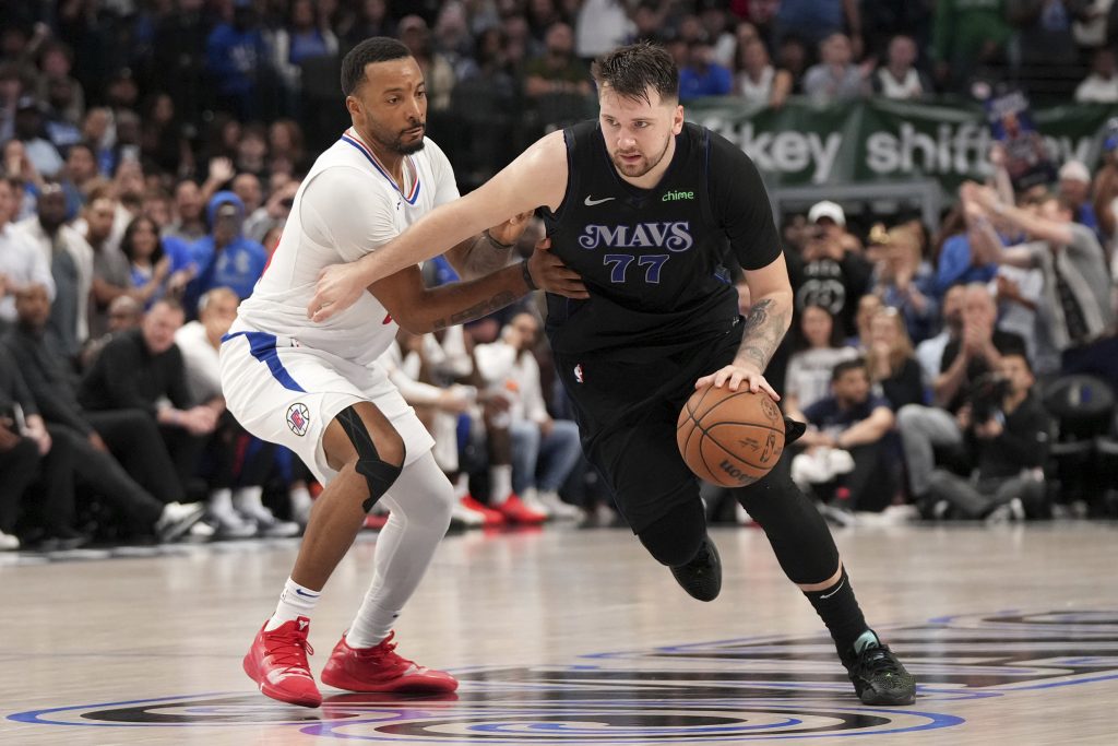 Dončić i Irving odveli Dalas u polufinale, Orlando izborio sedmi meč (VIDEO)