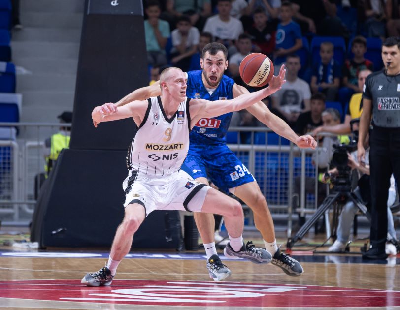 ODLUČUJE MAJSTORICA Budućnost savladala Partizan u Morači! Aleksa promašio šut za pobedu (VIDEO)