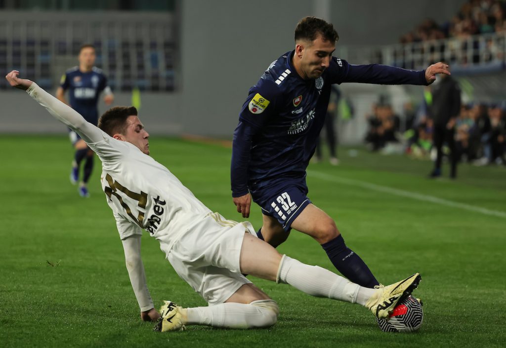 PONUDA NA STOLU Klub iz komšiluka spremio 2.000.000 evra za fudbalera TSC