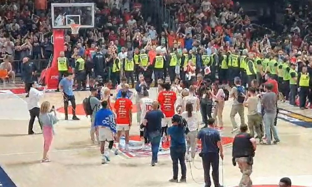 DOBRE STVARI NE TREBA DA SE MENJAJU Zvezdini košarkaši ispratili igrače Partizana, a onda je Teodosić raznežio mnoge (VIDEO)