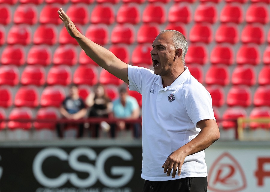 PARTIZAN TONE, NAVIJAČI REKLI SVOJE „Grobari“ u Kruševcu pokazali šta misle o smeni trenera i Nađu (VIDEO)