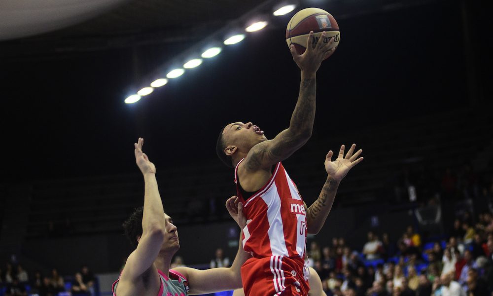 IMAMO PRVOG FINALISTU Zvezda loše počela, pa rutinirala hrabru, ali oslabljenu Megu