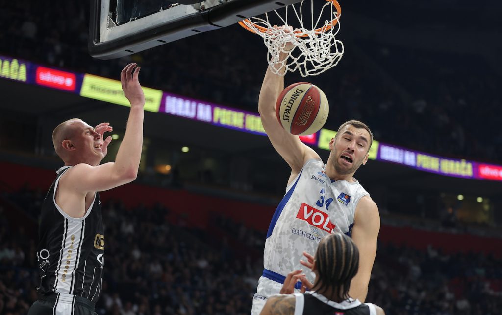 KAMENJAŠ: Izvinjavam se navijačima… Pobeda se piše, a igra briše