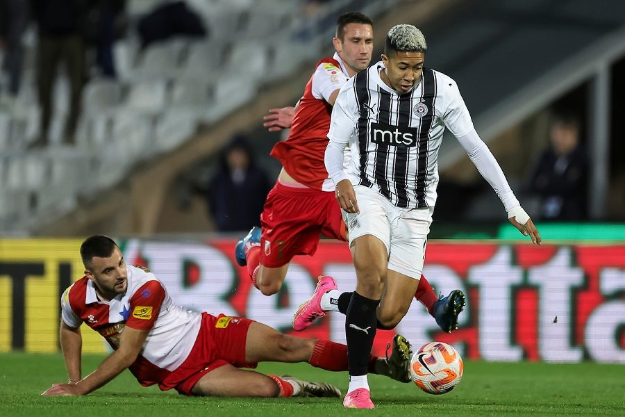 AUTOGOL U HUMSKOJ Voša pretila Partizanu, pa onda zatresla svoju mrežu! Crno-beli vode 1:0 (VIDEO)