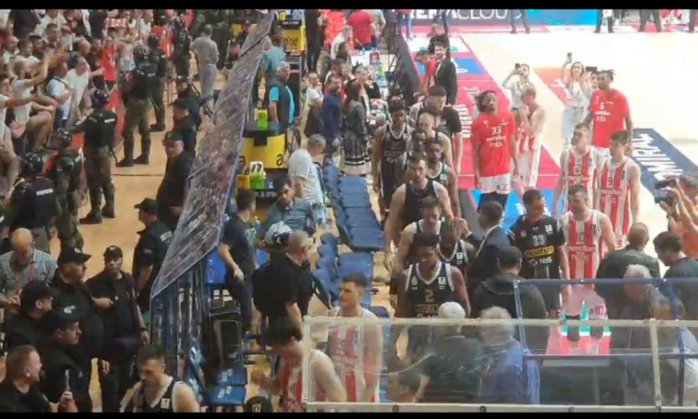 GEST VREDAN POŠTOVANJA Košarkaši Zvezde posle pobede uradili nešto što se retko viđa na derbijima! (VIDEO)