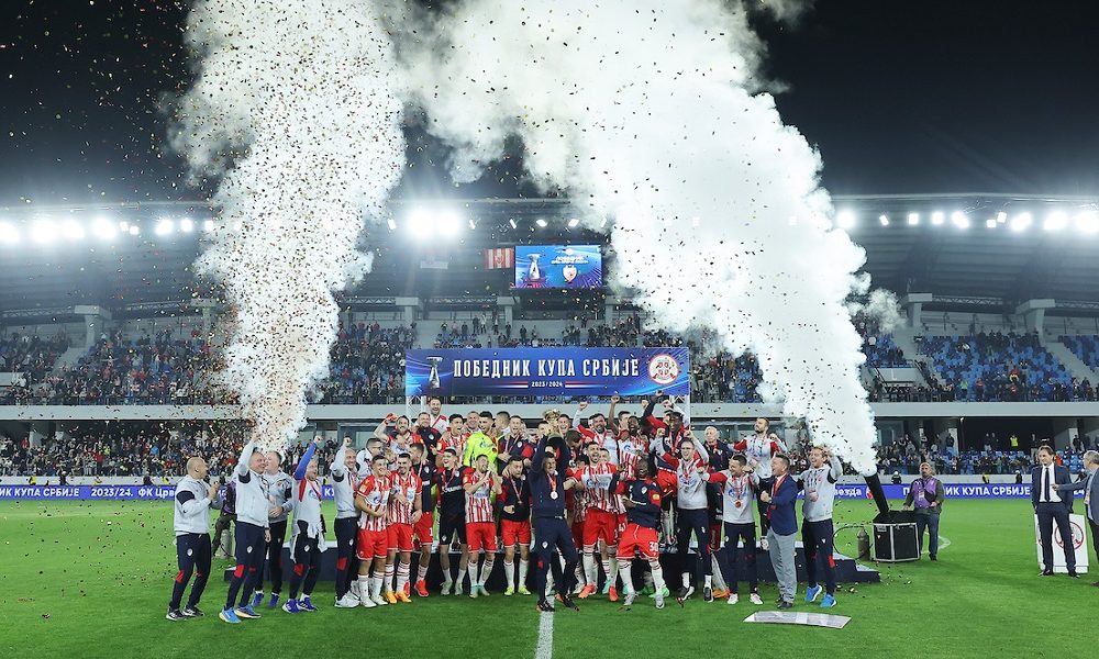 Crvenoj zvezdi uručen pehar pobednika Kupa, a pre toga fudbaleri oba kluba pokazali manire (VIDEO)