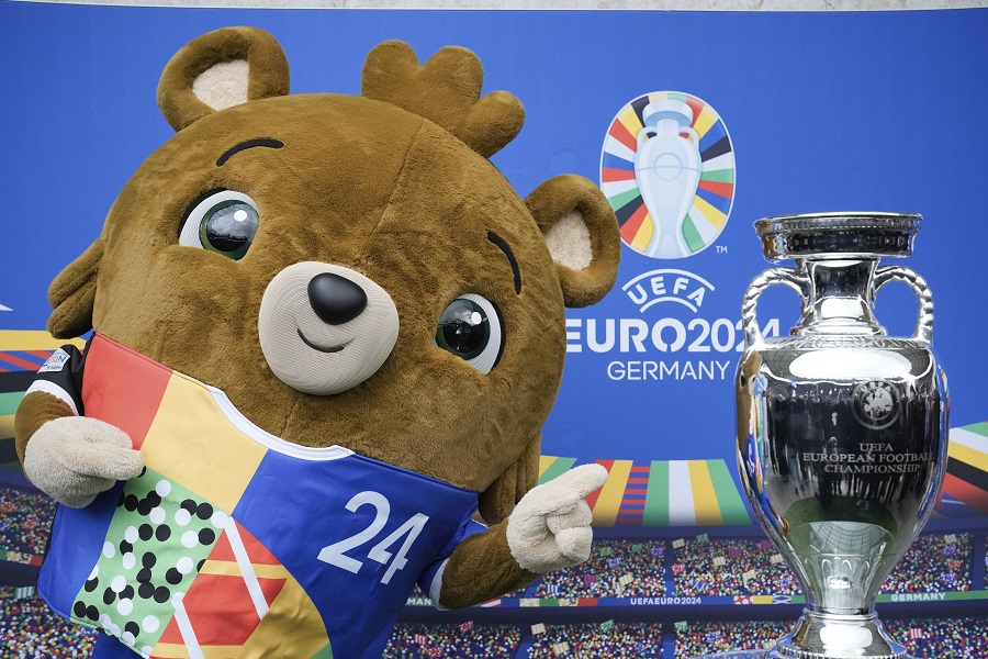 ČETVRTFINALE EVRA Domaćini i Španci igraju finale pre finala, „galski petlovi“ spremaju osvetu Portugaliji, trijumf Švajcaraca ne bi bio iznenađenje…