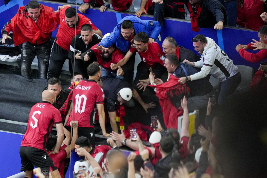 NAJBRŽI GOL U ISTORIJI EVROPSKIH PRVENSTAVA Albanci kaznili nesmotrenost Italijana i ispisali istoriju (VIDEO)