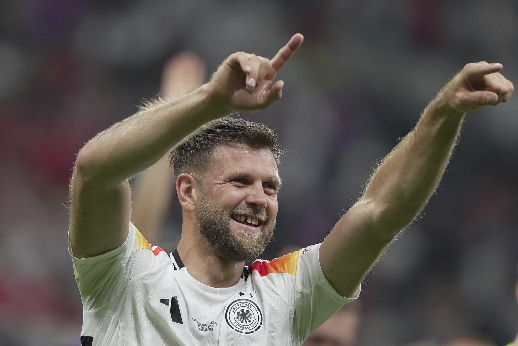 JUNAK DANA Nemački „džoker“ sačuvao prvo mesto! Napadač kome je jedna šansa sasvim dovoljna za gol (VIDEO)