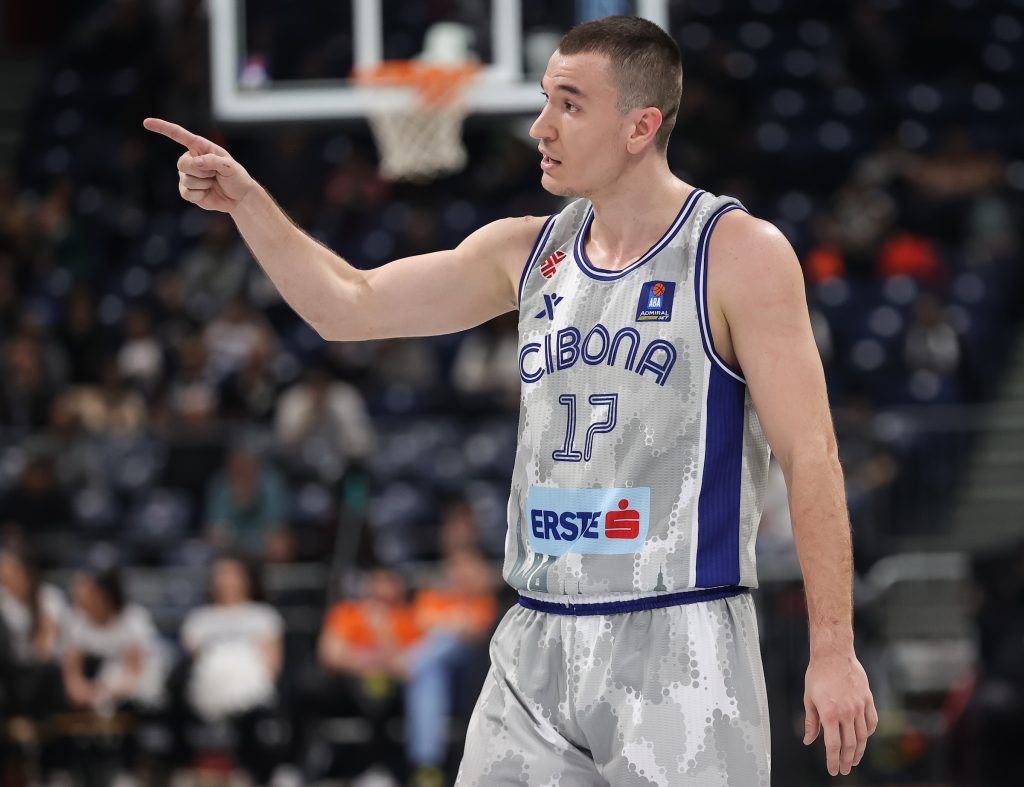 NI ON NEĆE U PARTIZAN Bek Cibone završio u Španiji kod hrvatskog trenera
