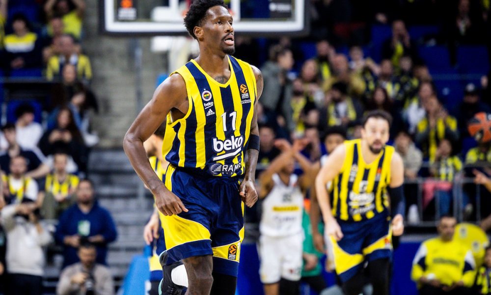 FENERBAHČE VLADA TURSKOM Efes pao u produžetku! Povređeni Gudurić posmatrao pobedu svog tima