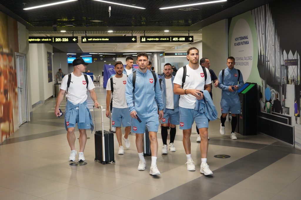OSTANITE ŠTO DUŽE „Orlovi“ odleteli u Nemačku, Vučić im poželeo sreću (FOTO/VIDEO)